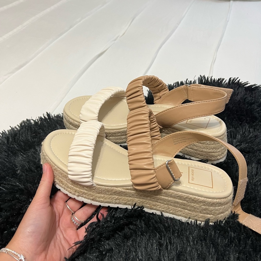 Dolce Vita sandals / wedges